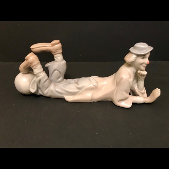 Vintage Price Products Resting Clown Figurine - Picture 6 of 7